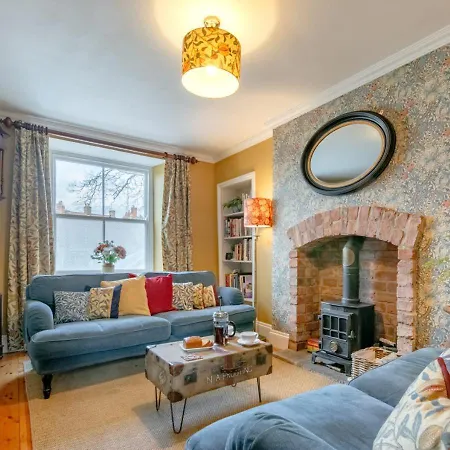 Pantile * Pickering